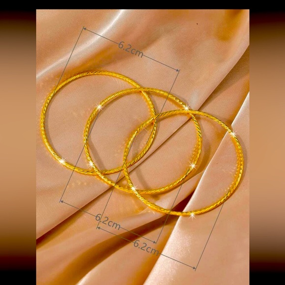 Beautiful 7 sets metal bangles - Picture 1 of 8